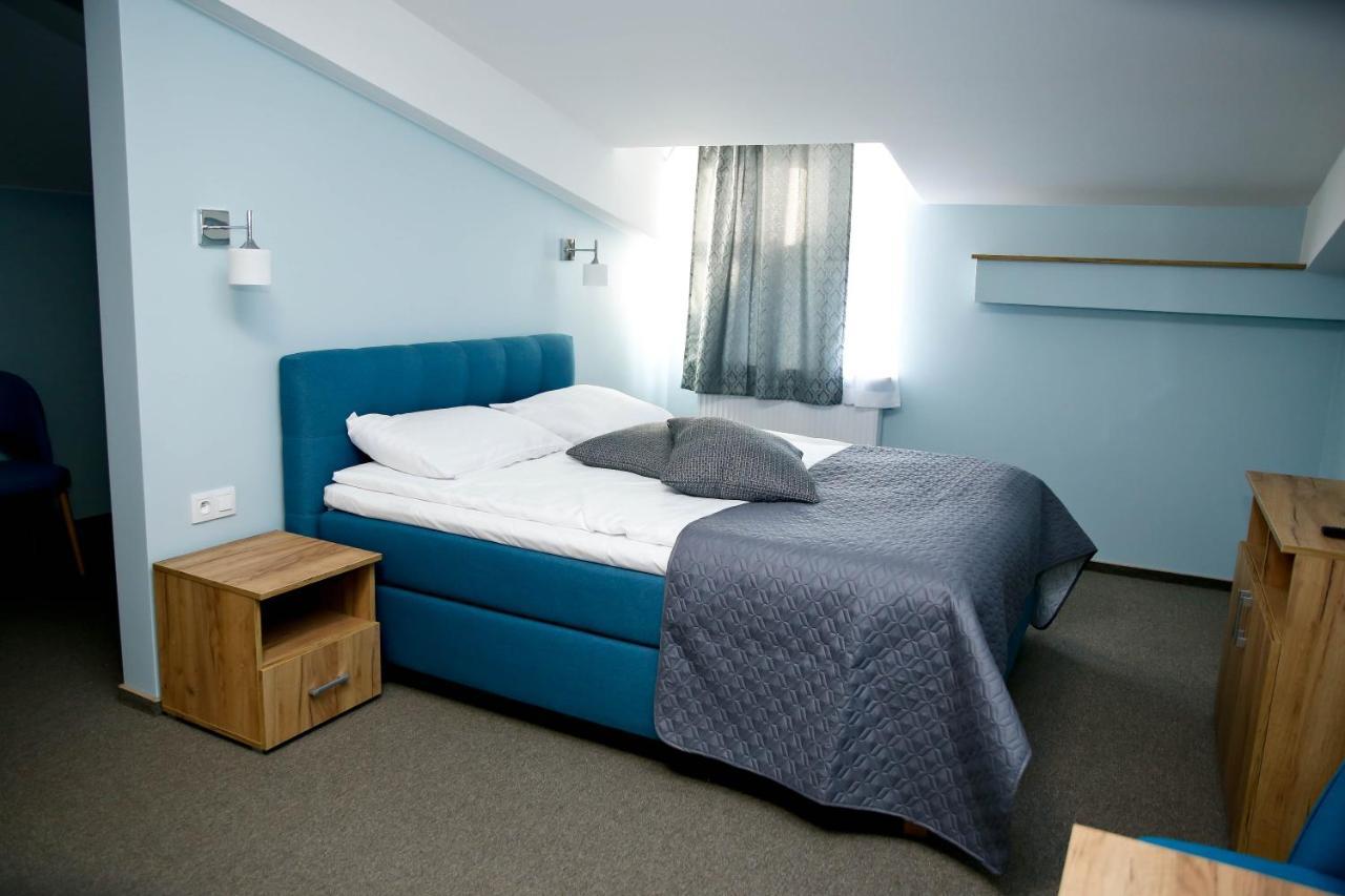 Hotel Pod Wiatrakiem Warta Exteriér fotografie